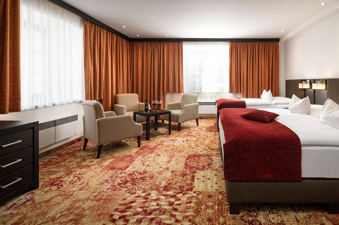 Hotel Singer Ludvíkov Eksteriør billede